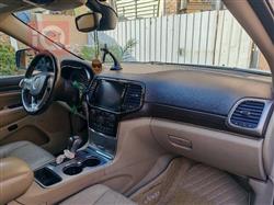 جیپ گراند شیرۆکی